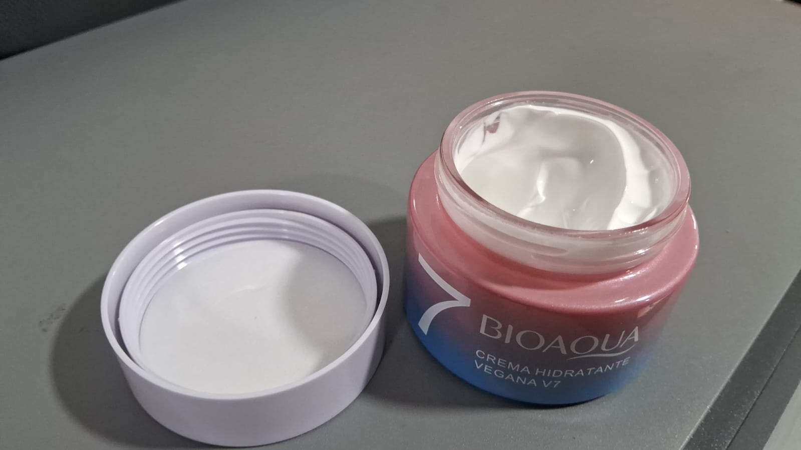 CREMA REVITALIZANTE V7-ACLARADOR MAGICO
